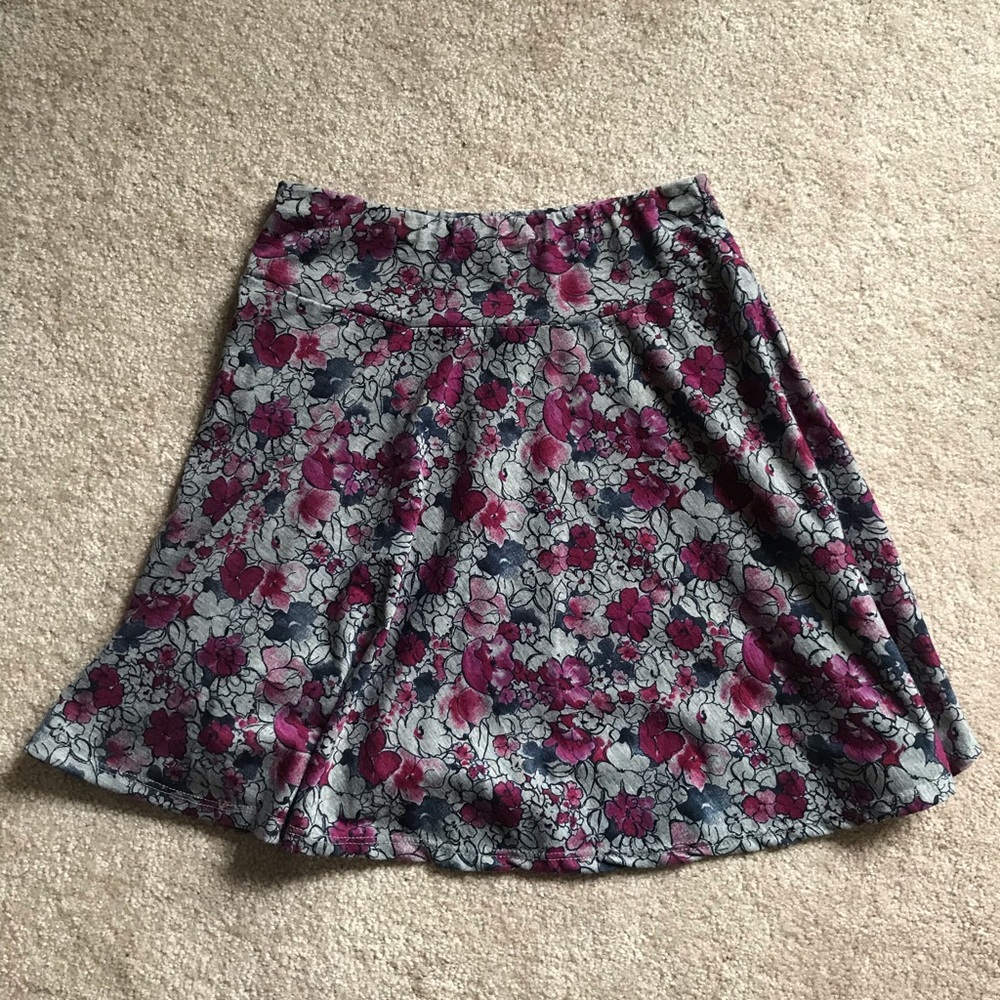 ⭐️4 for $20⭐️Forever 21 skater skirt size XS - Picture 1 of 3